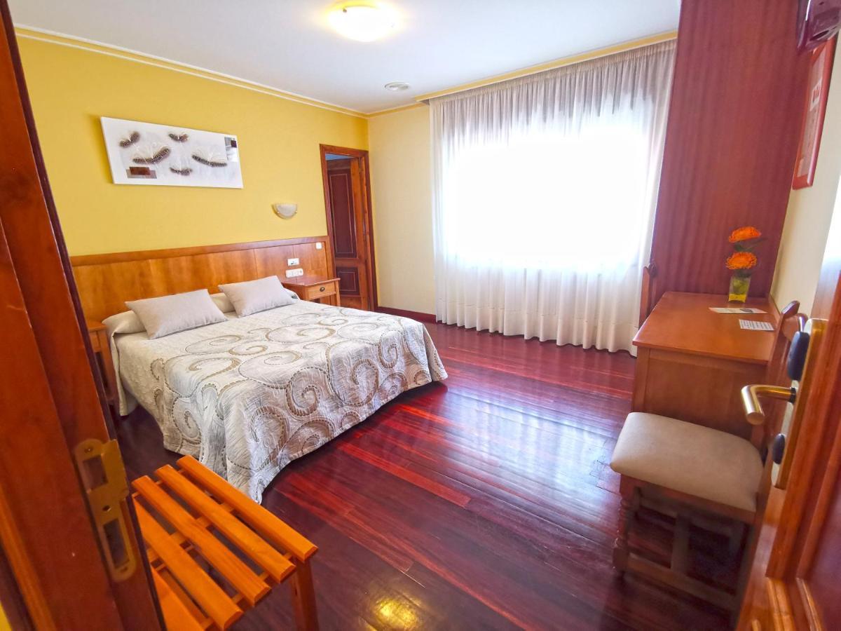 Hotel Linares Poio Eksteriør billede